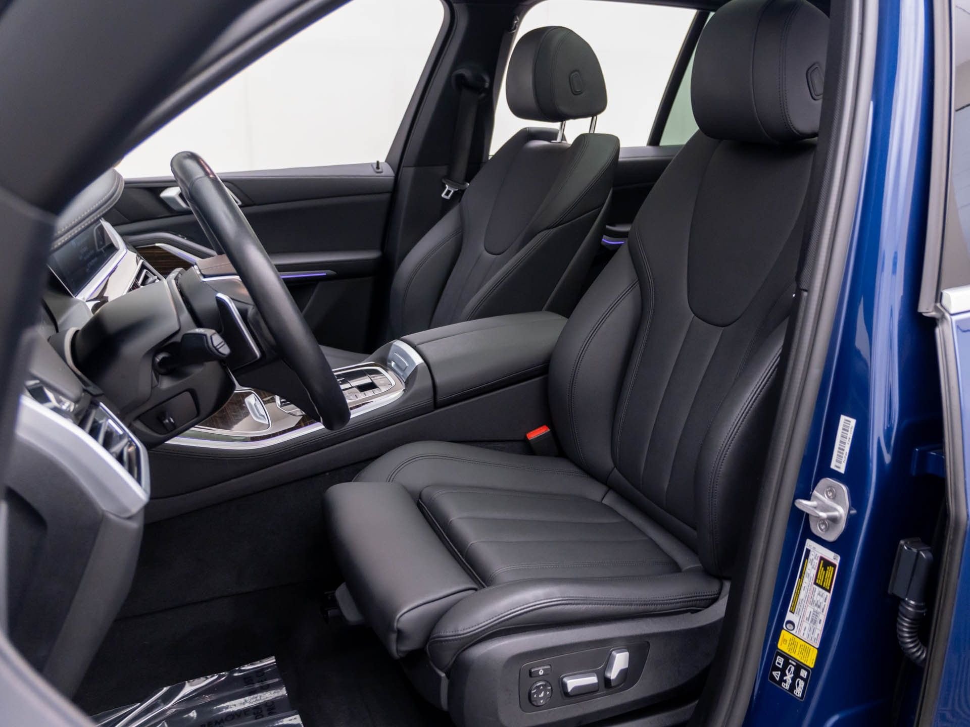 Used 2021 Blue BMW xDrive40i image 18