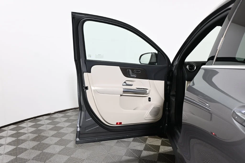 Used 2026 Gray Mercedes-Benz GLA 250 image 27