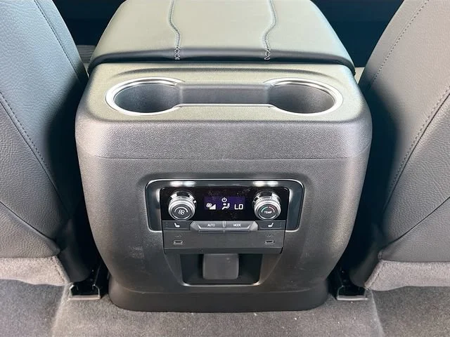 2026 GMC Yukon Denali - Photo 18