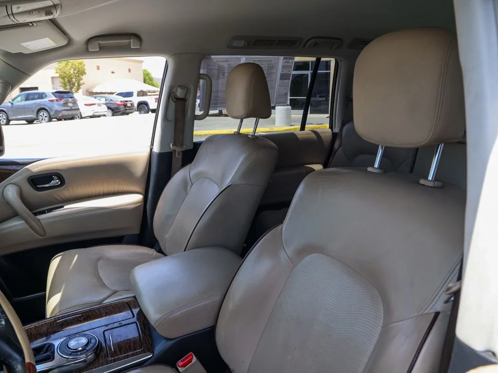 Used 2018 Brown Nissan SL image 13
