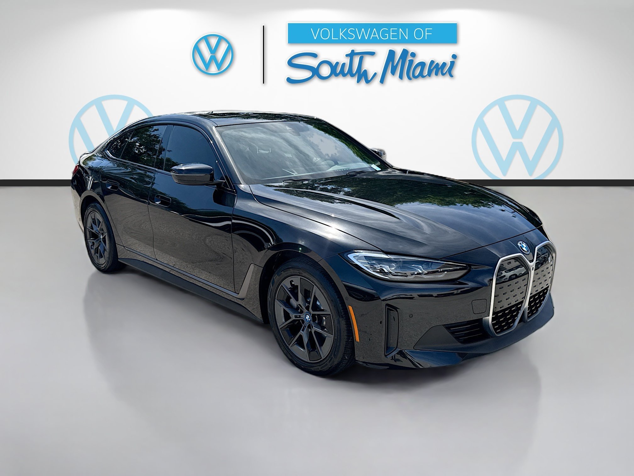 2023 BMW i4 eDrive35's photo