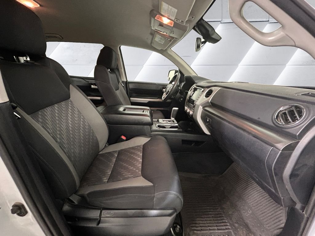 Used 2021 White Toyota SR5 image 13