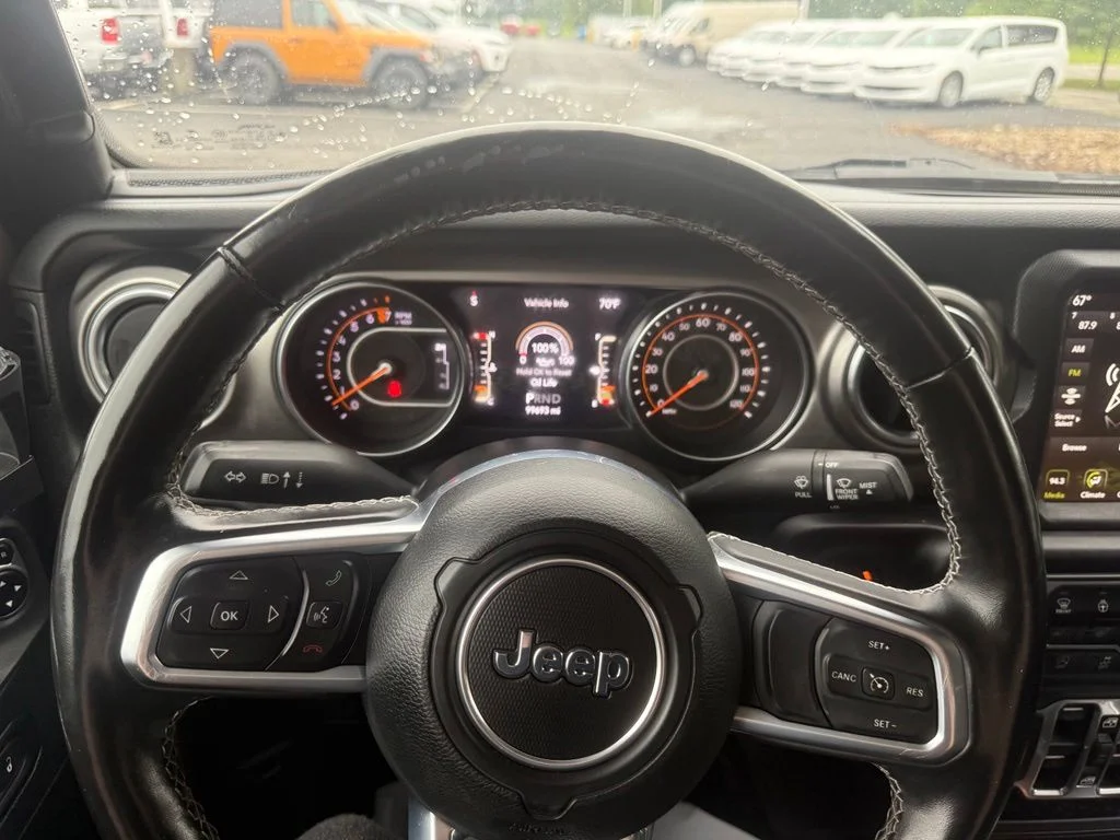 Used 2020 Green Jeep Overland image 24