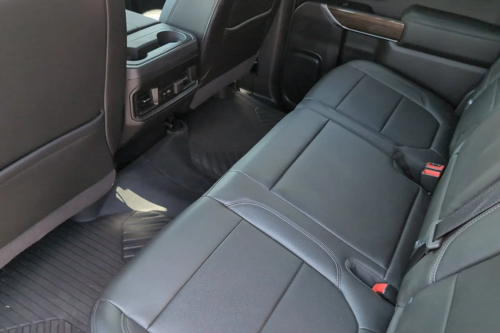Used 2020 SILVER ICE METALLIC Chevrolet LT Trail Boss image 13