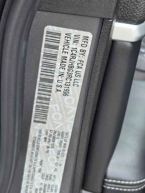 Used 2024 Gray Jeep Limited image 31
