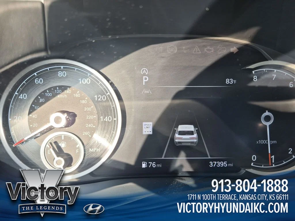 Used 2025 White Genesis 2.5T image 18