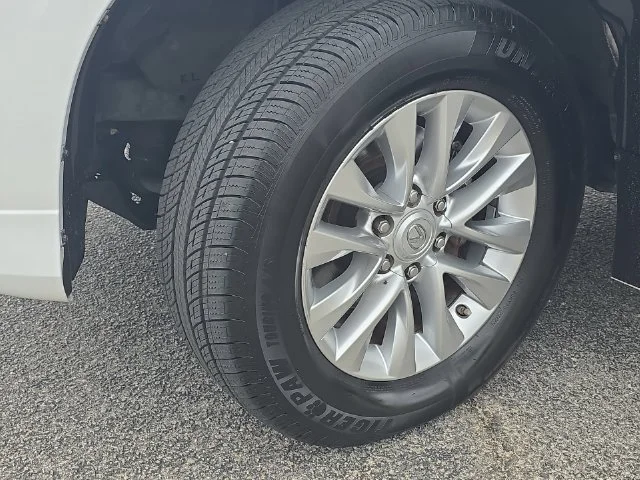 Used 2019 White Lexus 460 image 34
