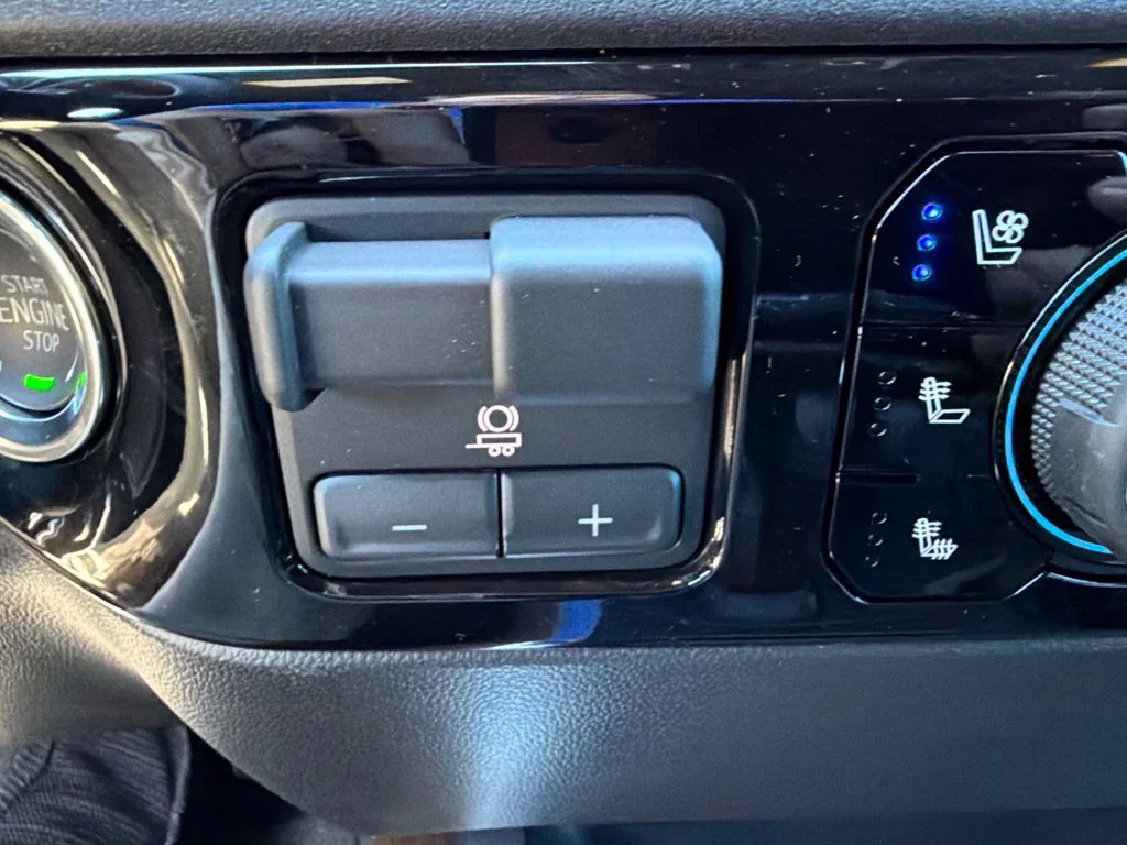 New 2026 Sterling Gray Metallic Chevrolet High Country image 22