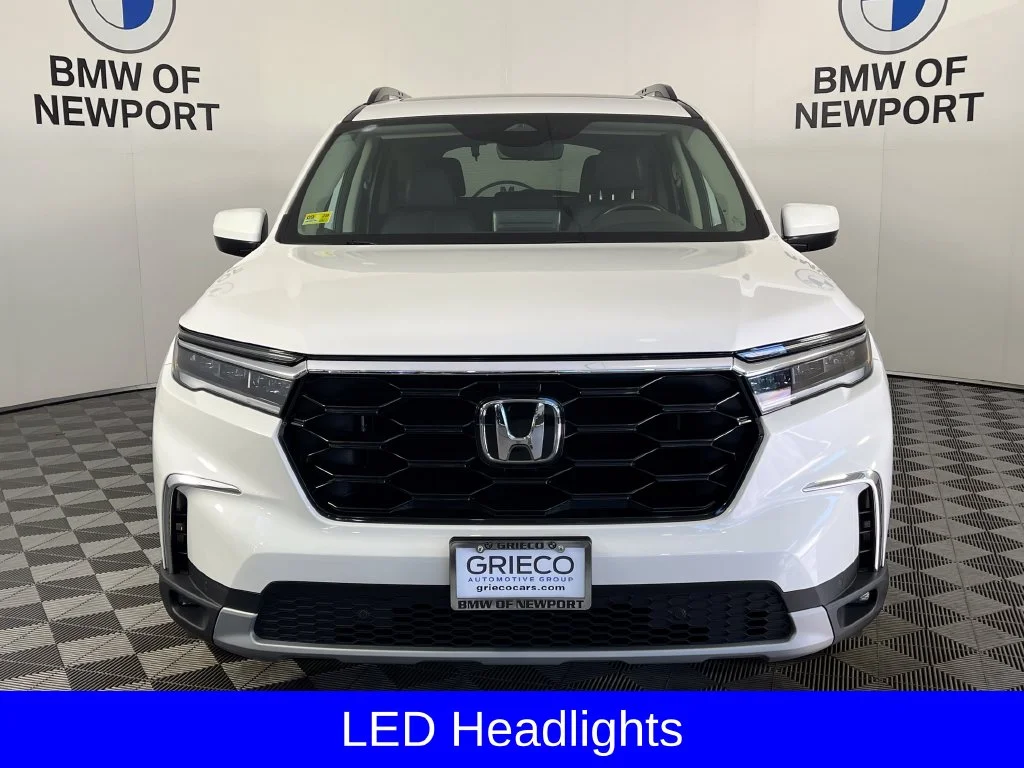 Used 2024 Platinum White Pearl Honda Touring image 7