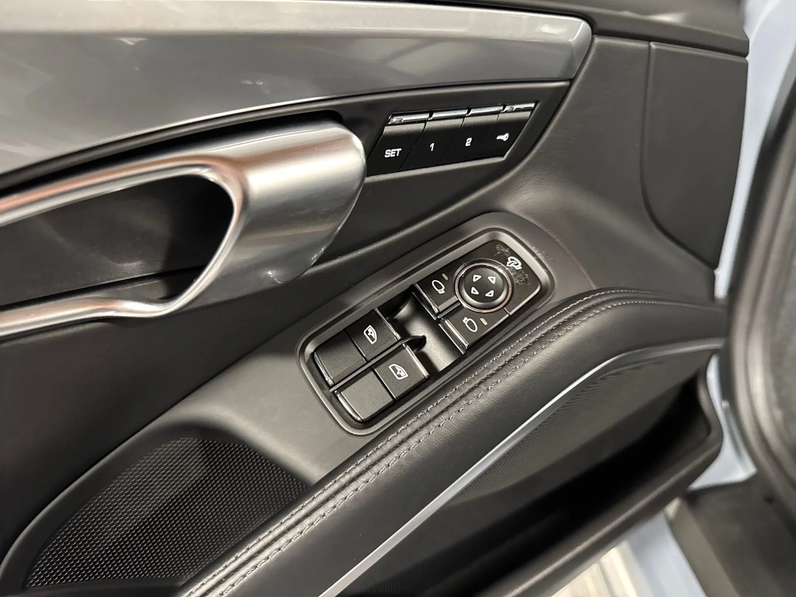 Used 2025 Arctic Grey Porsche Base image 15