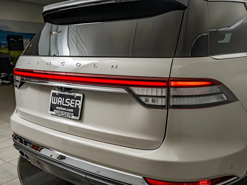 Used 2024 Ceramic Pearl Metallic Tri-Coat Lincoln Reserve image 15