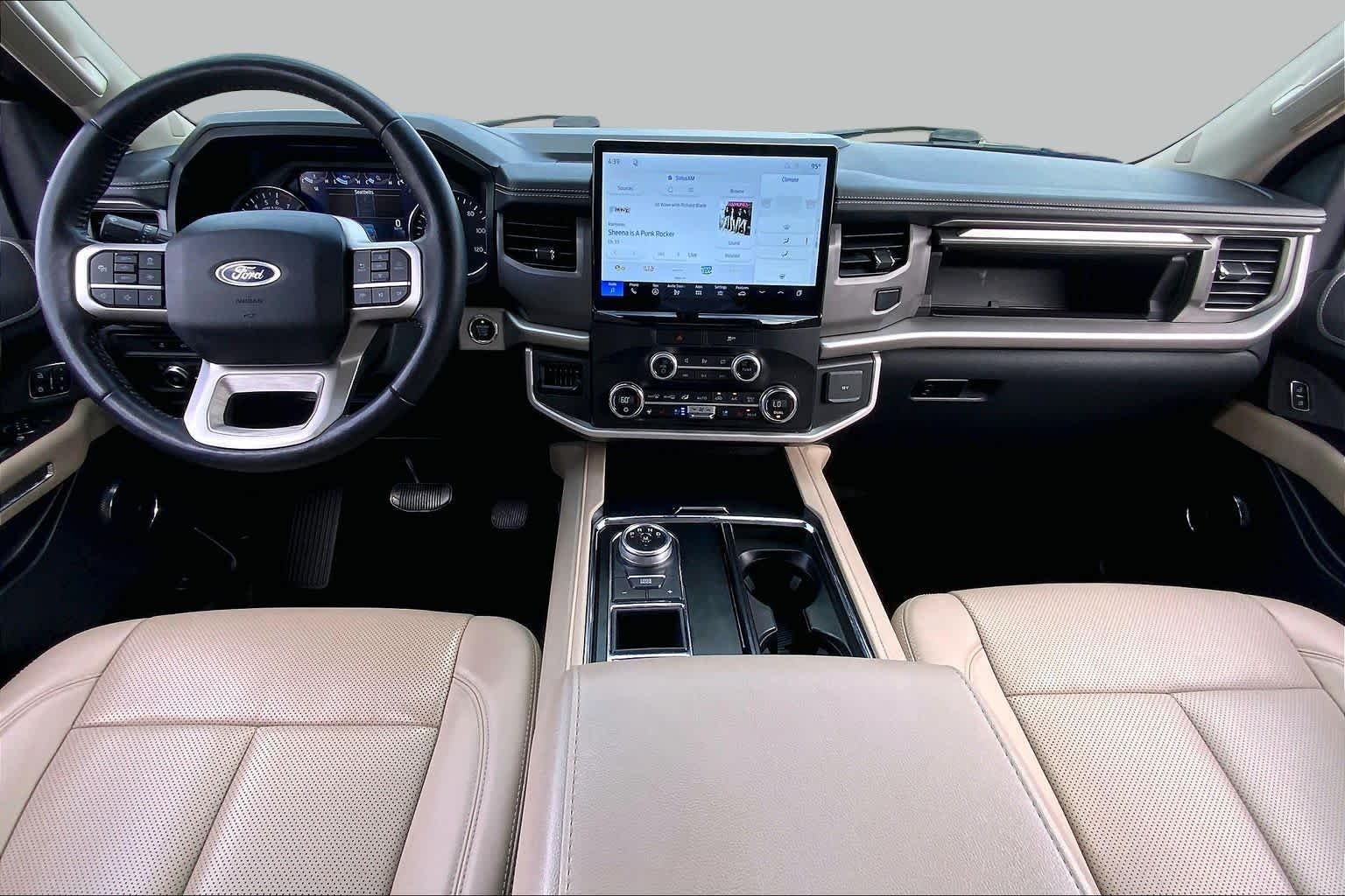 Used 2022 Star White Metallic Tri-Coat Ford XLT image 16