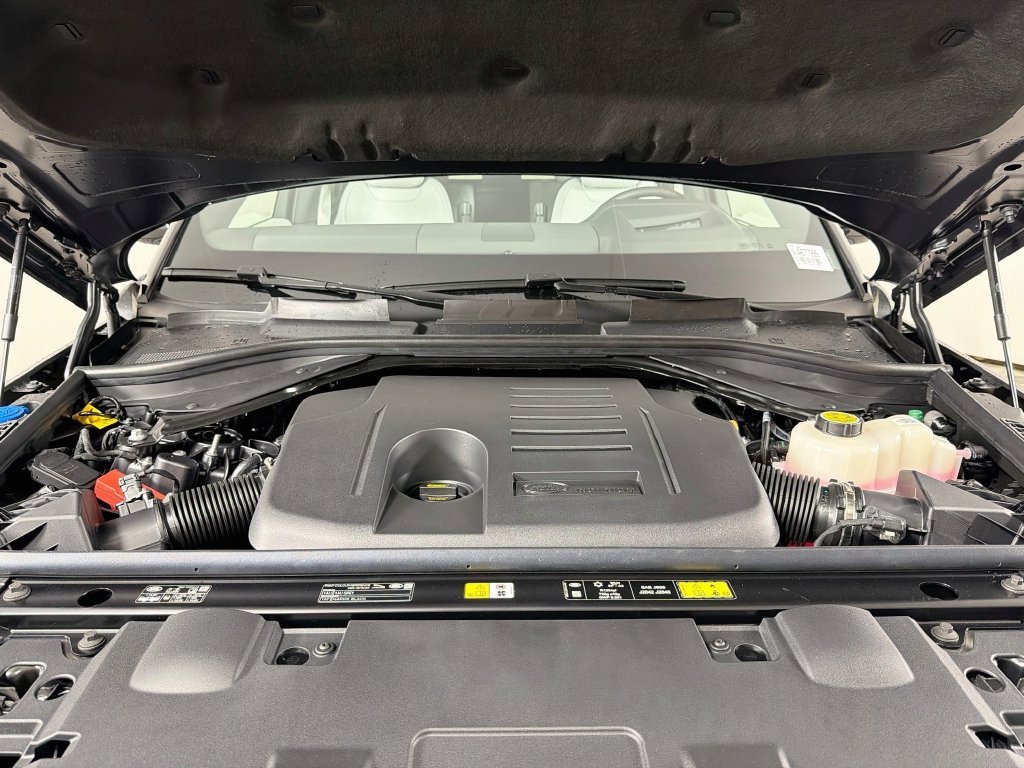 New 2027 Carpathian Grey Land Rover  image 32