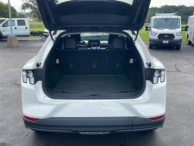 Used 2023 Star White Ford Select image 59