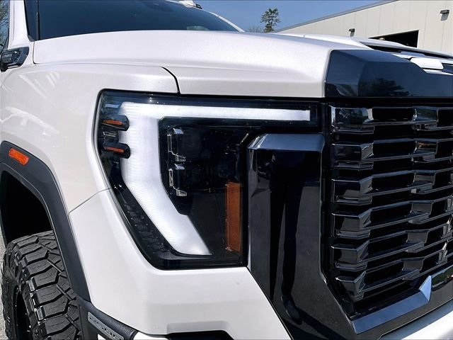 Used 2024 White GMC Denali Ultimate image 33