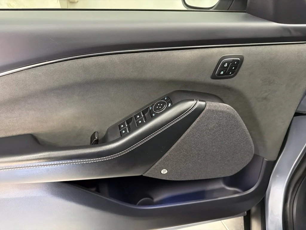 Used 2022 Blue Ford GT image 19