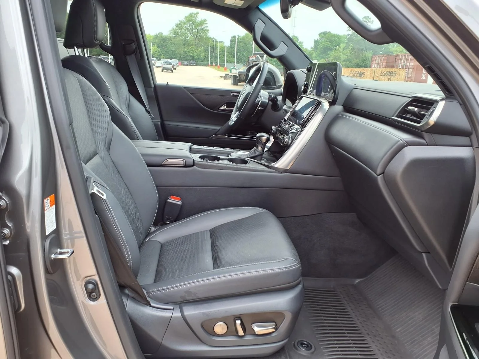 Used 2024 Gray Lexus 600 Luxury image 17