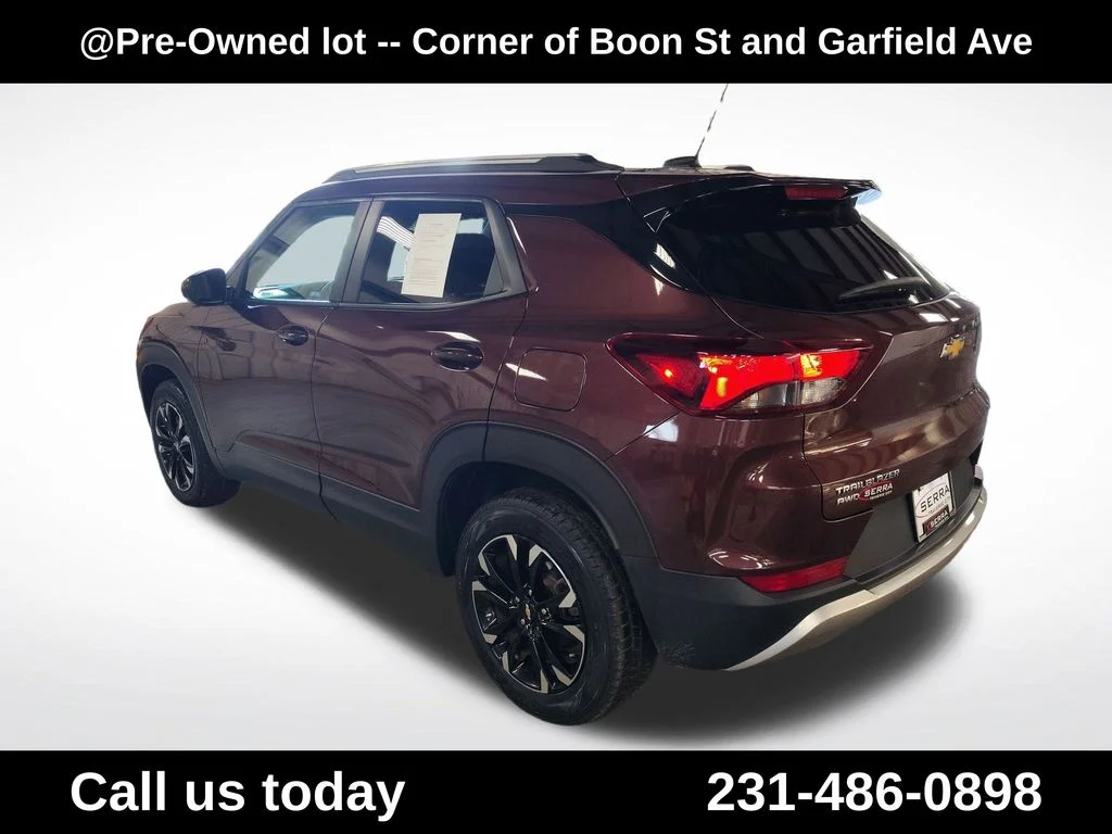 Used 2022 Red Chevrolet LT image 3