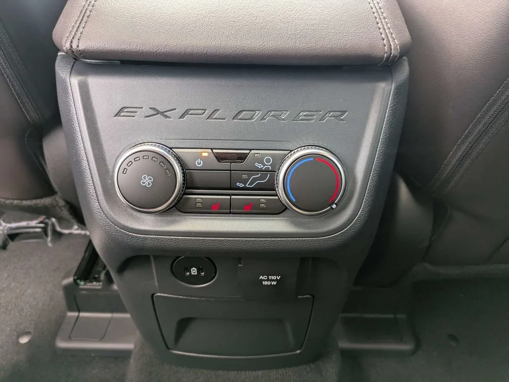 New 2026 Star White Metallic Tri-Coat Ford Platinum image 18