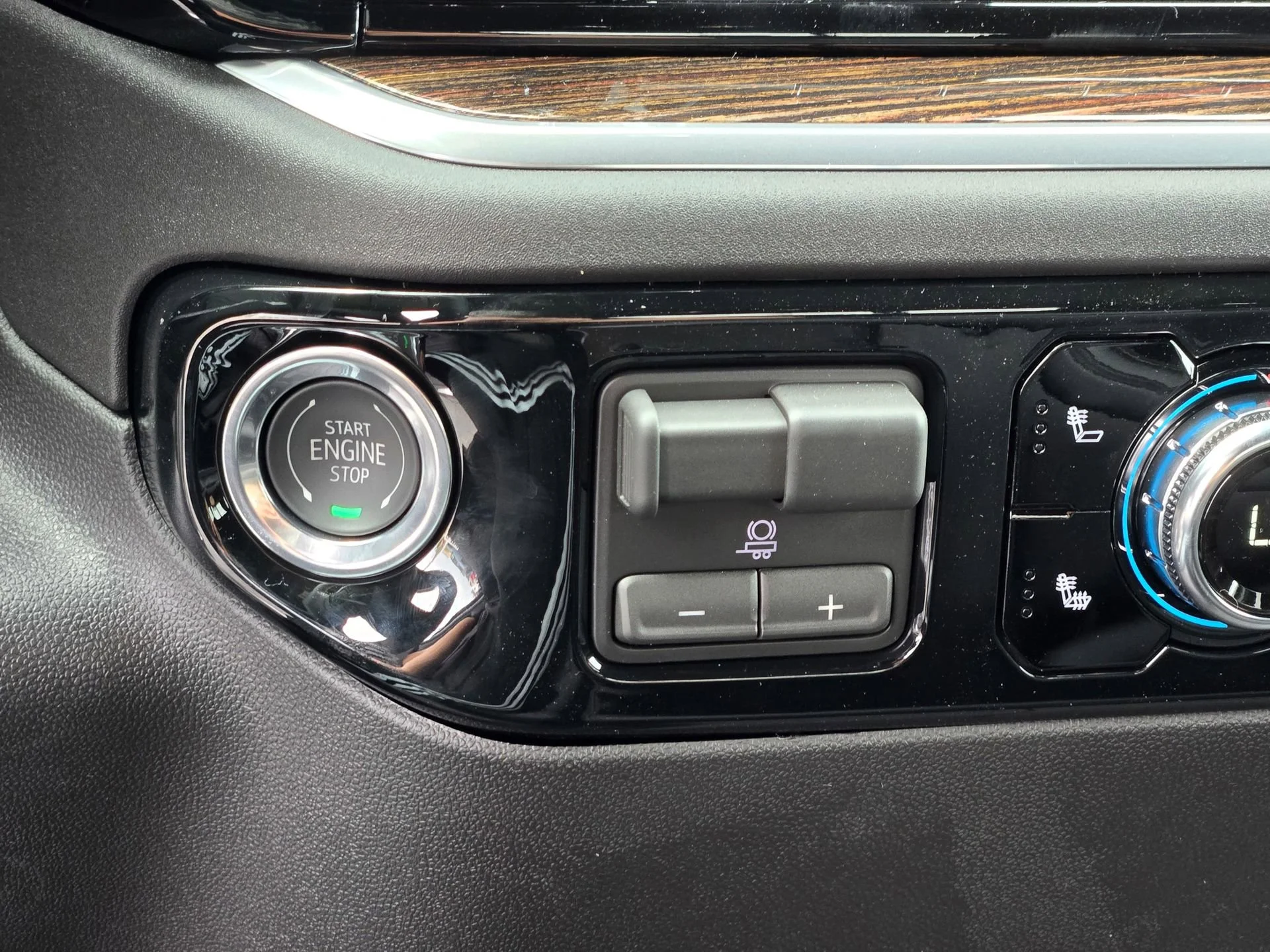 New 2026 Sterling Metallic GMC SLE image 42