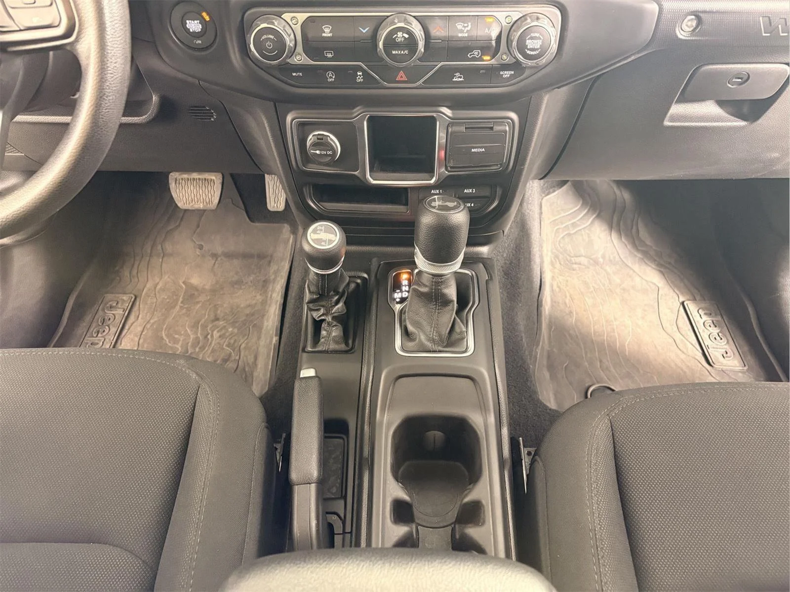 Used 2023 Granite Crystal Metallic Clearcoat Jeep Willys Sport image 28