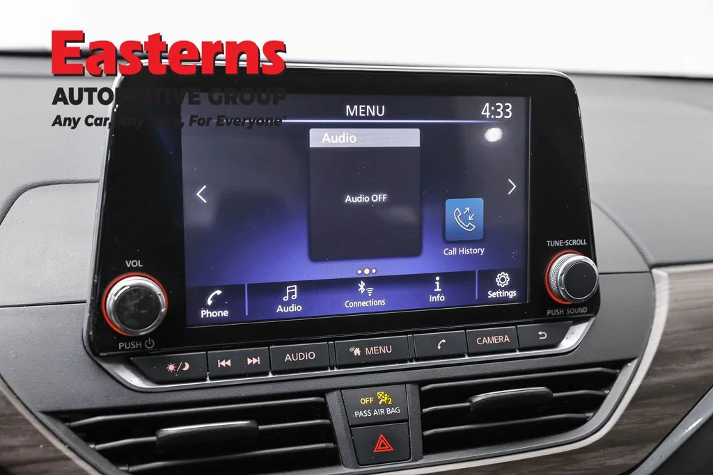 Used 2024 Black Nissan 2.5 SV image 19