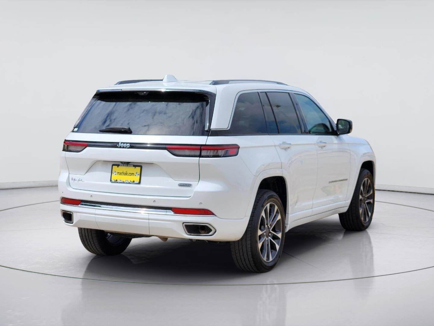 Used 2022 Bright White Clearcoat Jeep Overland image 4