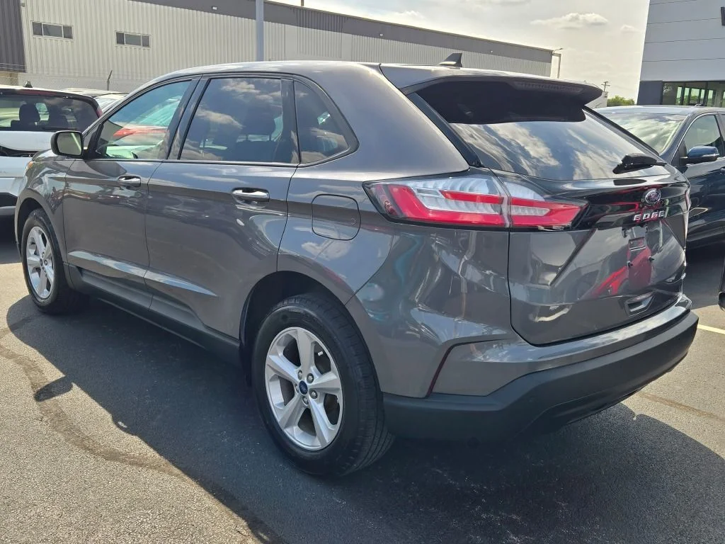 Used 2022 Gray Metallic Ford SE image 12