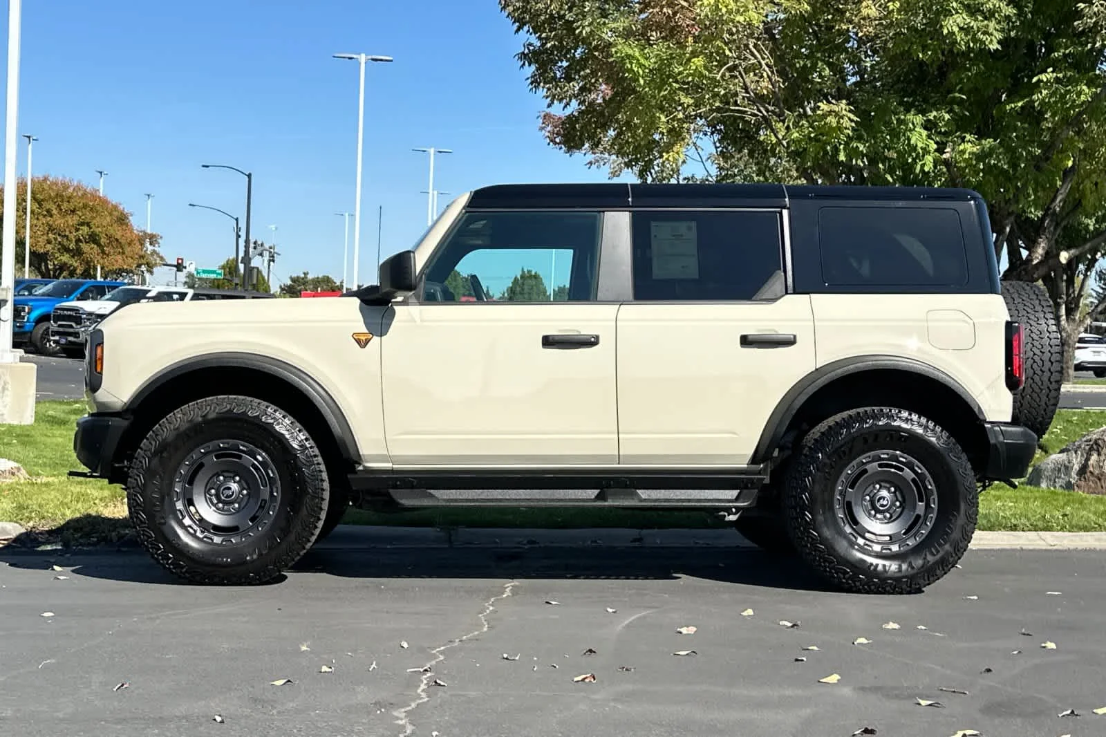 Certified Used 2025 Desert Sand Ford Badlands image 5