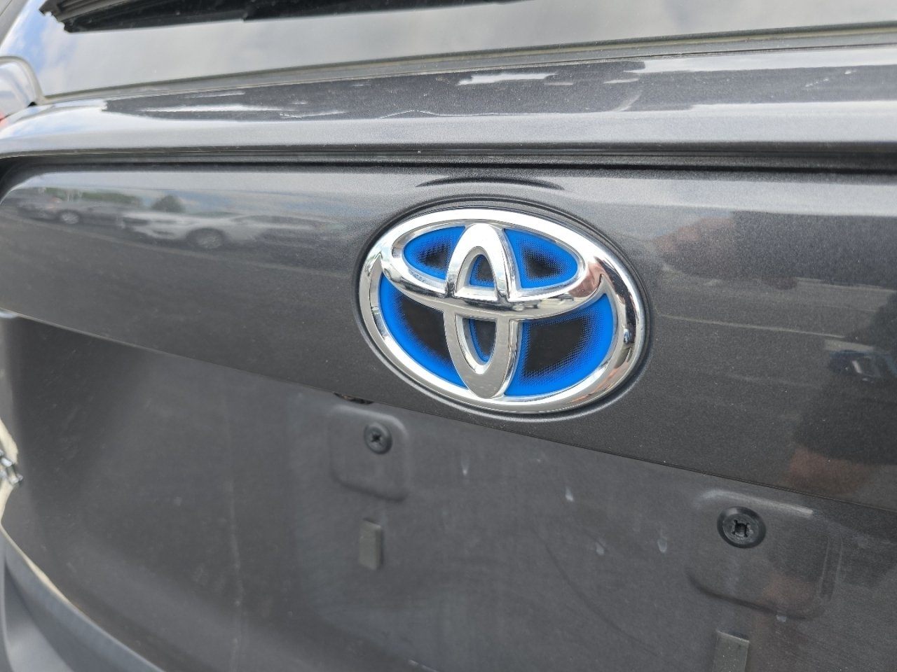 Used 2022 Gray Toyota LE image 17