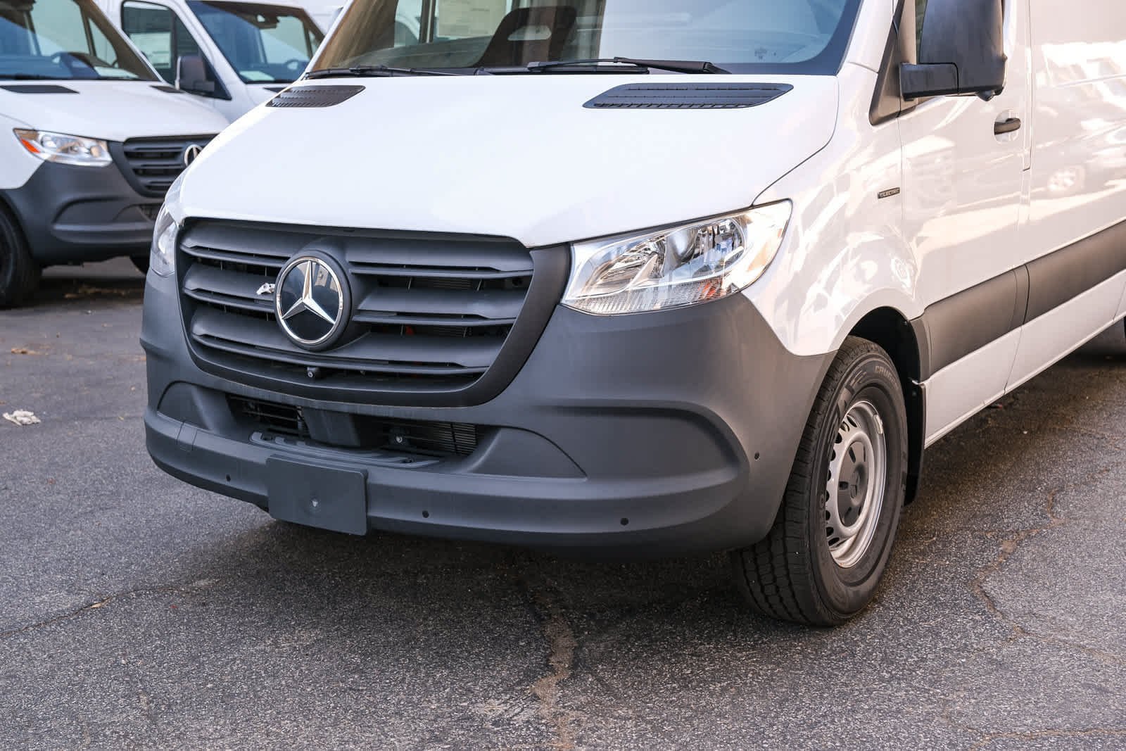 New 2025 Arctic White Mercedes-Benz Cargo 170 WB High Roof RWD Electric Motor image 11
