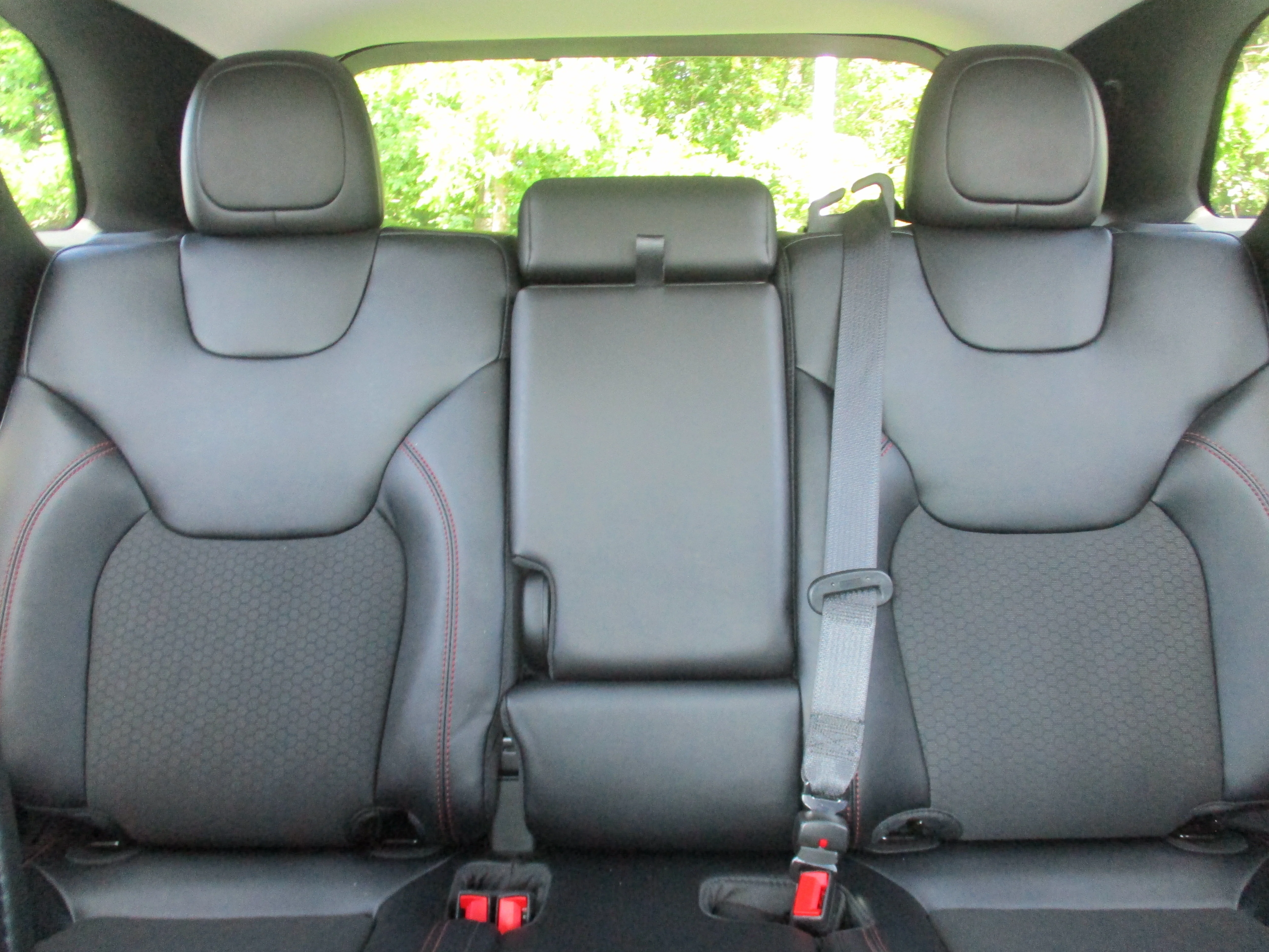 Used 2022 Hydro Blue Pearlcoat Jeep Trailhawk image 36