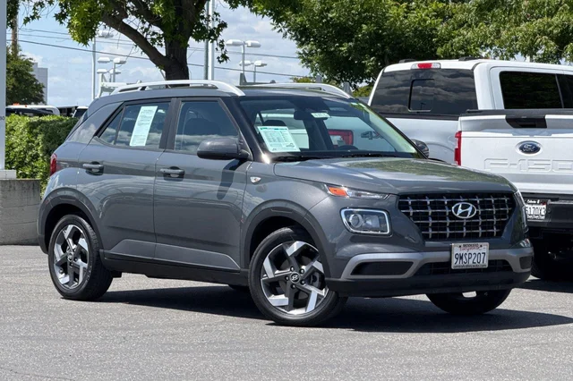 2025 Hyundai Venue SEL