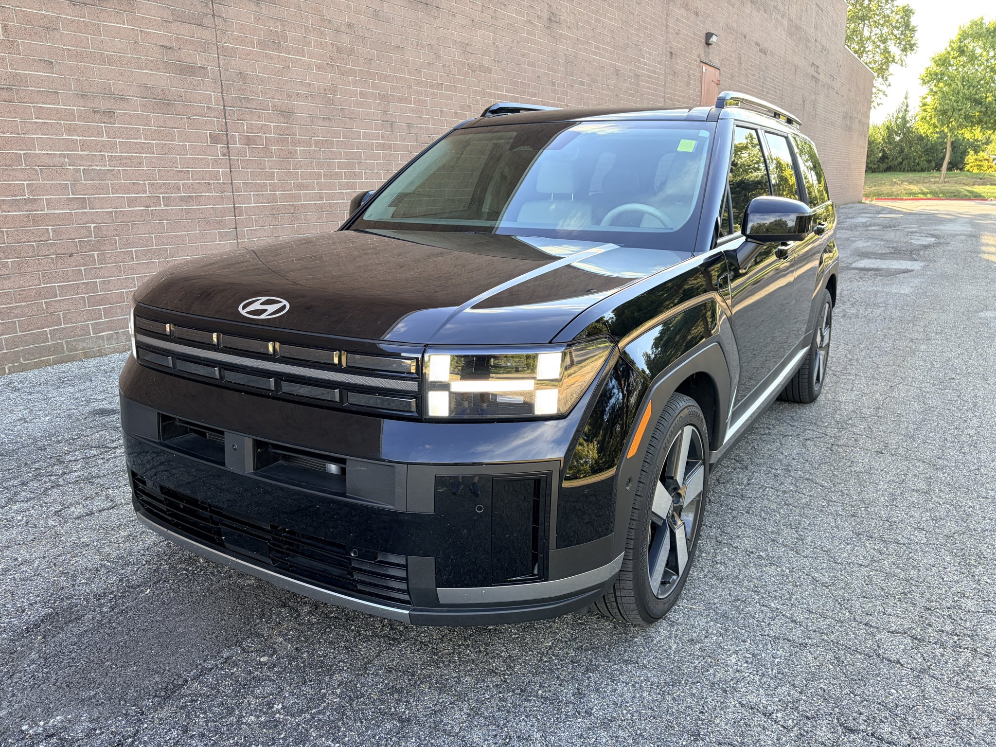 Certified Used 2024 Phantom Black Hyundai Limited image 1