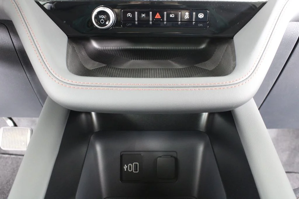 New 2026 Carbonized Gray Metallic Ford Active image 28