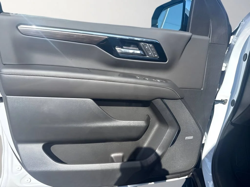 New 2026 Polar White Tricoat Chevrolet Premier image 31