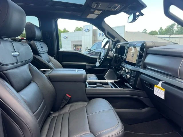 2025 Ford F-250 Super Duty Platinum - Photo 11