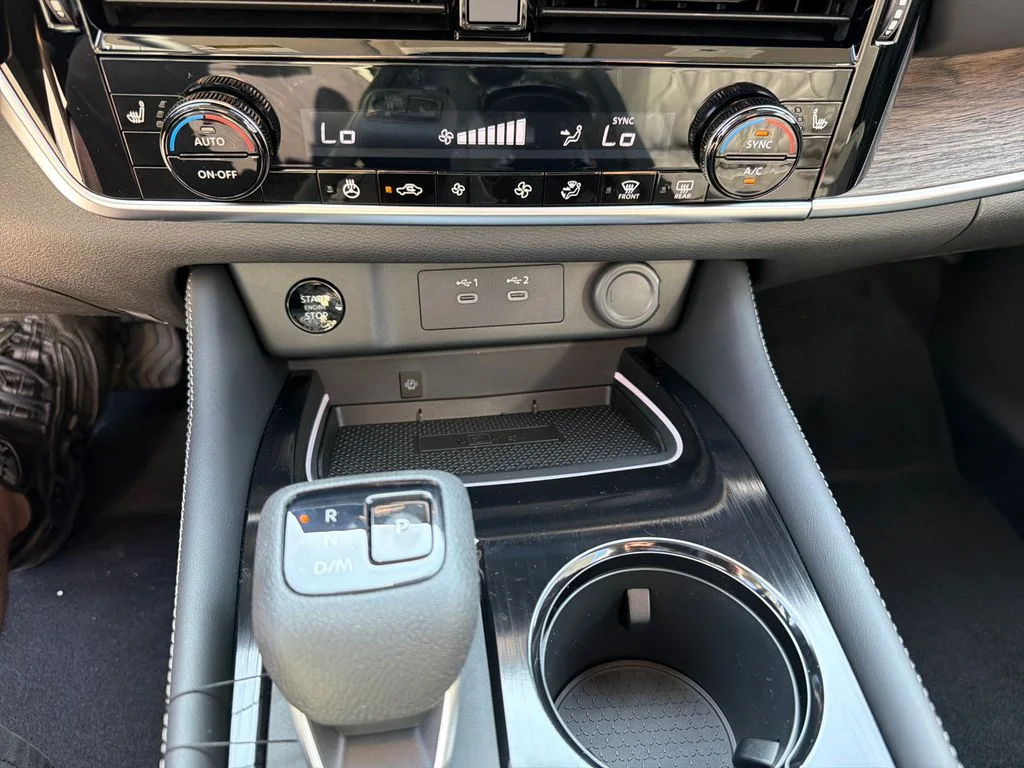 New 2026 Everest White Pearl TriCoat Nissan Platinum image 27