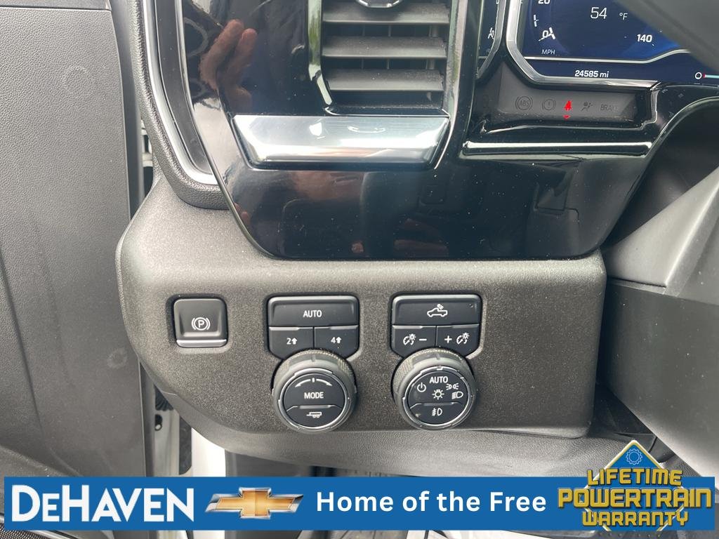 Used 2024 Summit White Chevrolet RST image 18