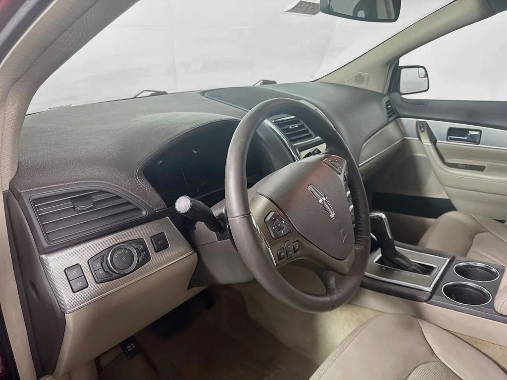 Used 2014 Ruby Red Metallic Tinted Clearcoat Lincoln Base image 10