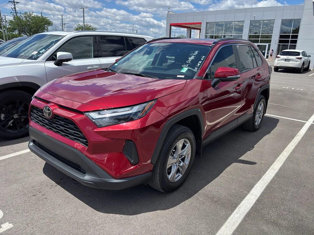 Used 2024 Ruby Flare Pearl Toyota XLE image 2