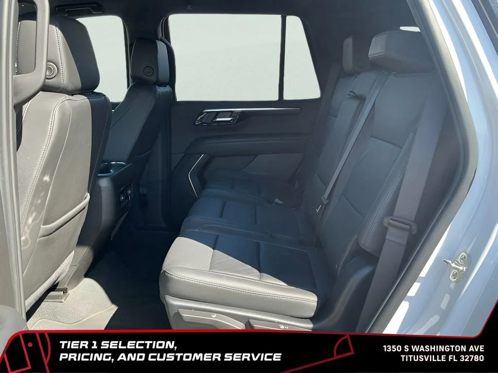 Used 2025 Summit White Chevrolet LT image 21