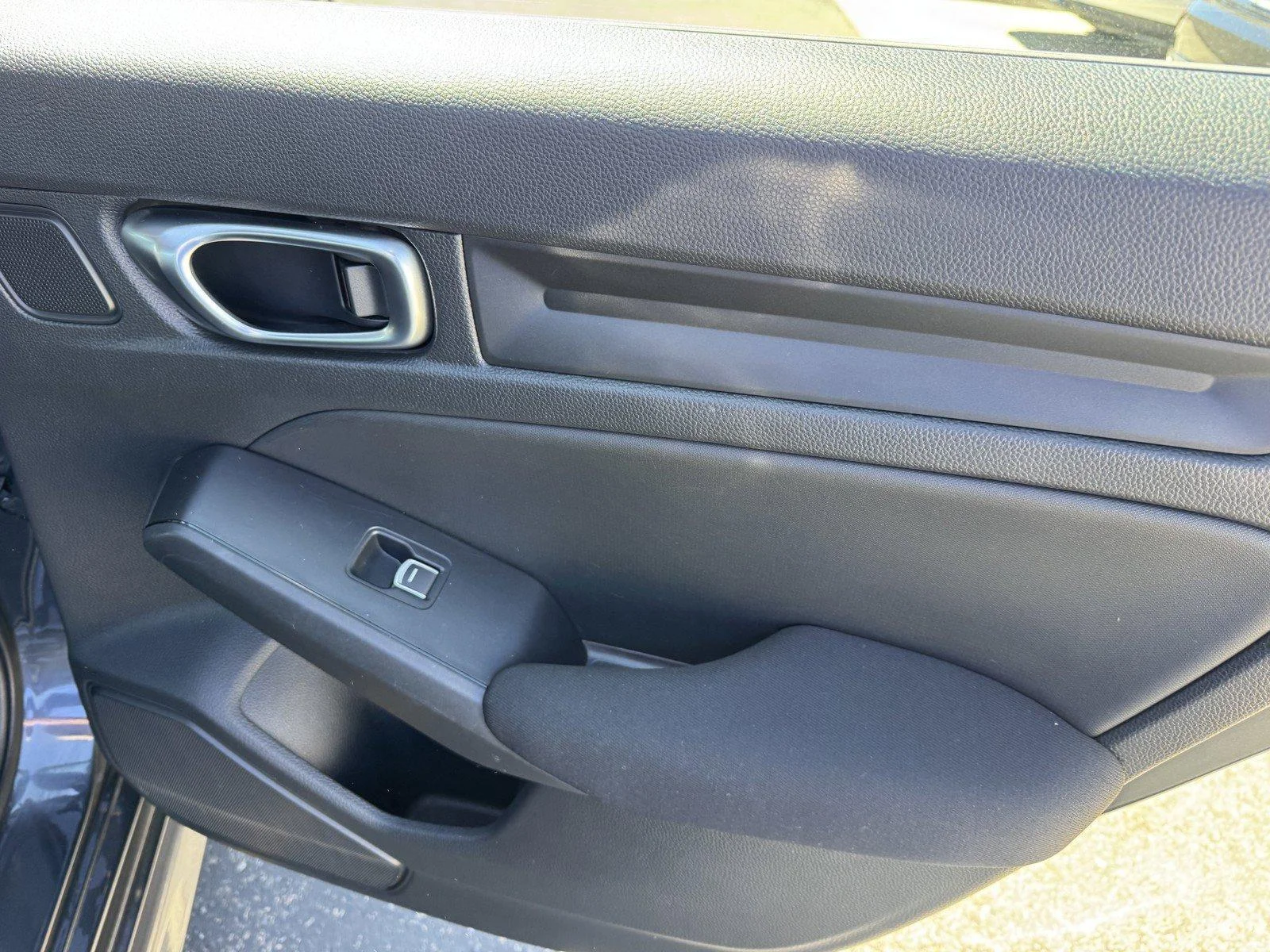 Used 2025  Honda LX image 11