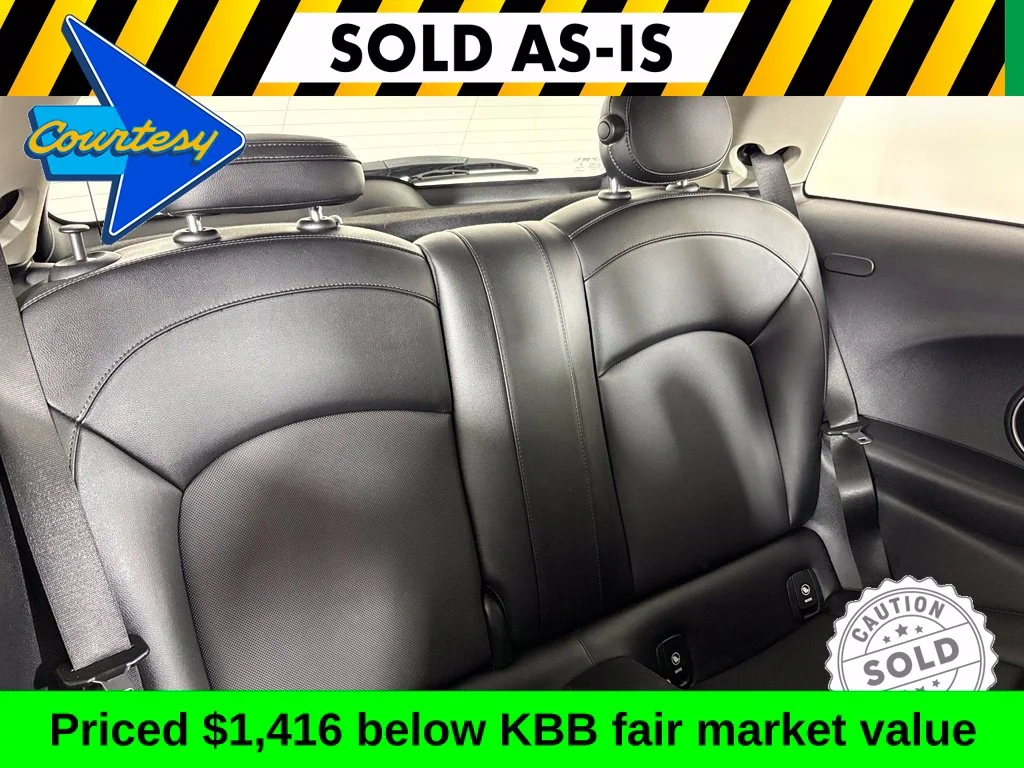 Used 2015 Red MINI Base image 32