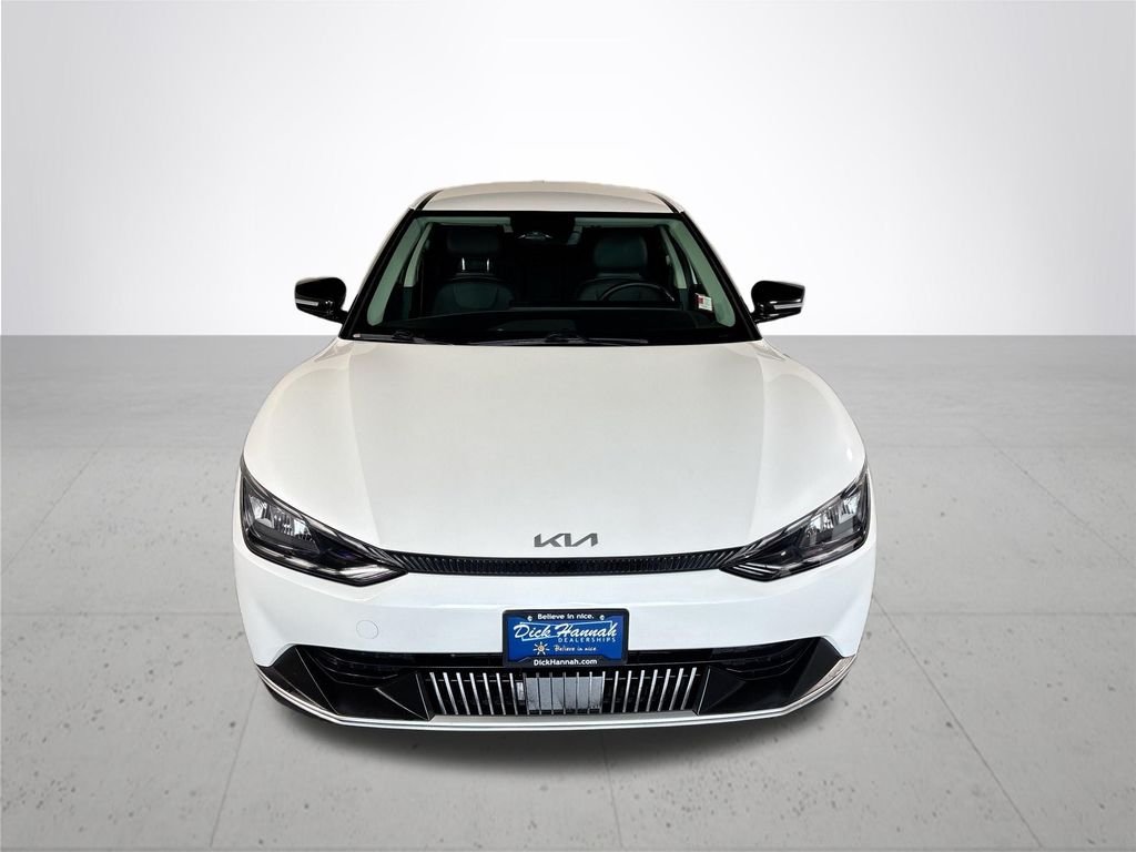Used 2024 White Kia Light image 3
