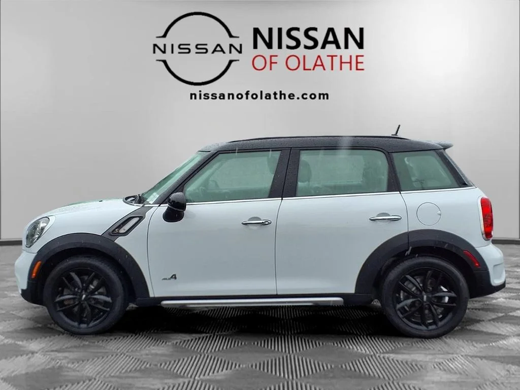 Used 2016 White MINI Base image 24