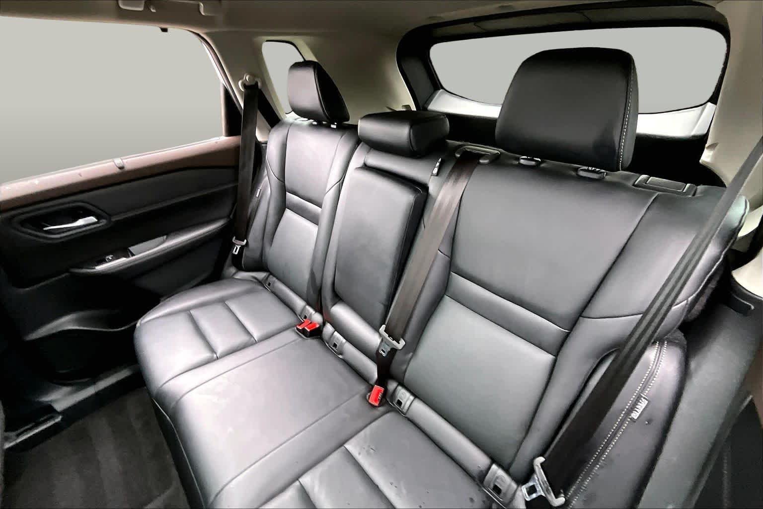 Used 2023 Pearl White Tricoat Nissan SL image 18