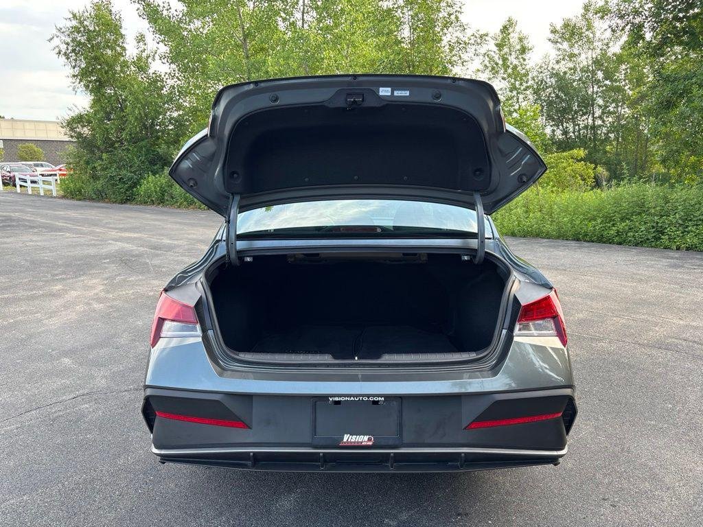 New 2026 Gray Hyundai SE image 12