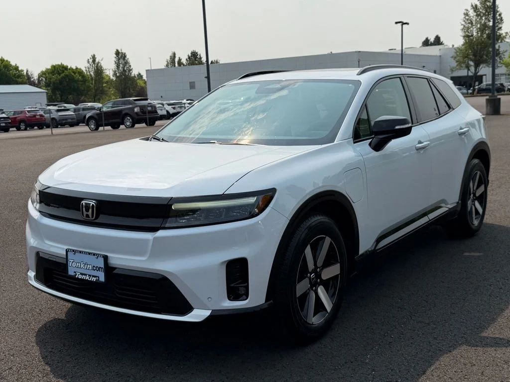 New 2026 Frostline White Pearl Honda Touring image 4