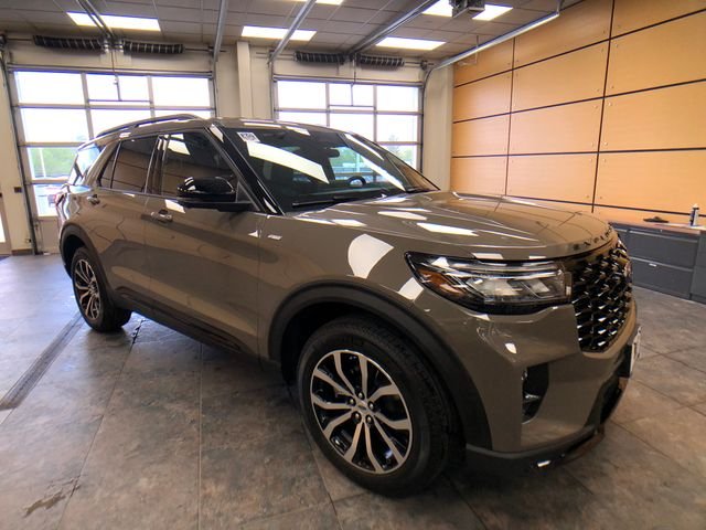 2026 Ford Explorer ST-LINE 4WD's photo